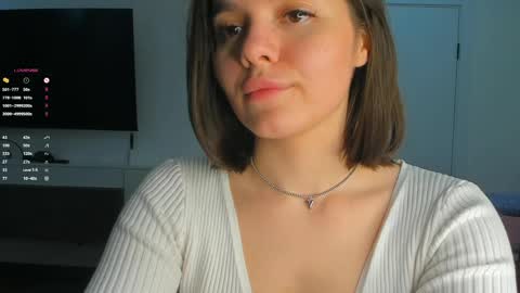 Snapshot of heyim_laura chatting on 04/15/26, 08:09 Laura online show from 04/15/26, 08:09