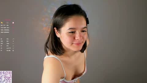 Snapshot of heyim_laura chatting on 04/29/26, 01:21 Laura online show from 04/29/26, 01:21