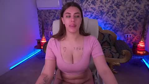 heykittenn online show from 04/12/26, 07:24