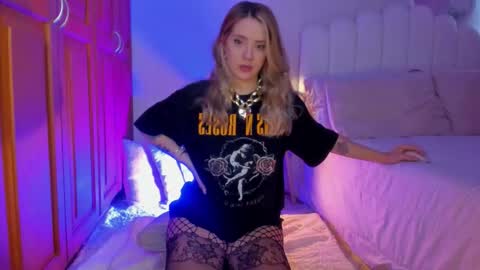 Martina Ricci Show schedule Monday to Friday 8am colombia time I work some weekends  online show from 02/11/26, 02:33