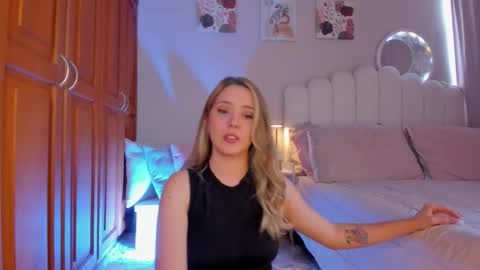 Snapshot of heymartina chatting on 03/03/26, 04:46 Martina Ricci Show schedule Monday to Friday 8am colombia time I work some weekends online show from 03/03/26, 04:46