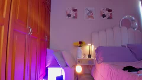 Snapshot of heymartina chatting on 03/09/26, 03:05 Martina Ricci Show schedule Monday to Friday 8am colombia time I work some weekends online show from 03/09/26, 03:05