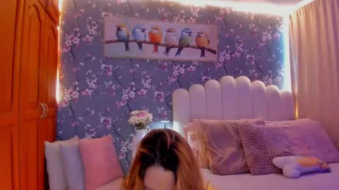 Snapshot of heymartina chatting on 04/20/26, 04:21 Martina Ricci Show schedule Monday to Friday 8am colombia time I work some weekends online show from 04/20/26, 04:21