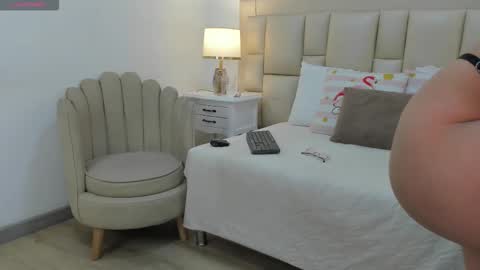 Snapshot of heysel_ chatting on 02/16/26, 03:35 heysel online show from 02/16/26, 03:35