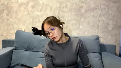 Im Alice since birth  online show from 11/05/25, 10:48