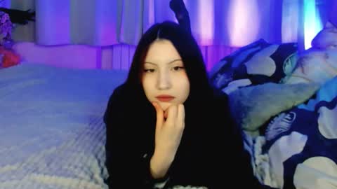 Snapshot of hhhtpslina chatting on 12/15/25, 08:57 Lina online show from 12/15/25, 08:57