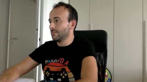 Snapshot of hhombre chatting on 09/15/25, 01:00 hhombre online show from 09/15/25, 01:00