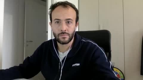 Snapshot of hhombre chatting on 10/13/25, 09:20 hhombre online show from 10/13/25, 09:20