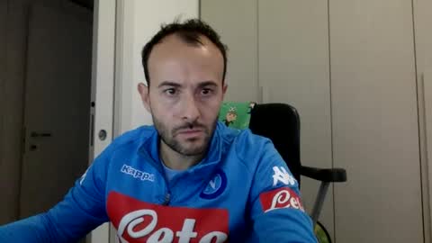 Snapshot of hhombre chatting on 10/23/25, 08:13 hhombre online show from 10/23/25, 08:13