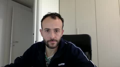 Snapshot of hhombre chatting on 04/13/26, 11:48 hhombre online show from 04/13/26, 11:48