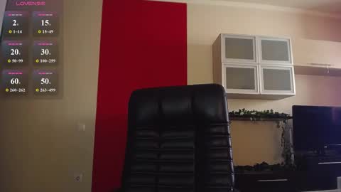 Snapshot of hi_bye_ chatting on 03/07/26, 08:11 Lina online show from 03/07/26, 08:11