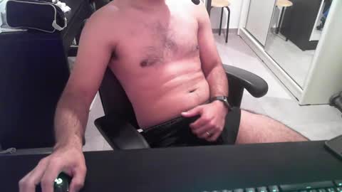 Snapshot of hi_im_chuck chatting on 01/22/25, 06:10 hi_im_chuck online show from 01/22/25, 06:10