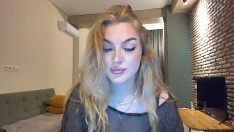 Snapshot of hi_lina chatting on 06/25/26, 05:12 Hi lina online show from 06/25/26, 05:12