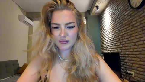 Snapshot of hi_lina chatting on 07/03/26, 02:51 Hi lina online show from 07/03/26, 02:51