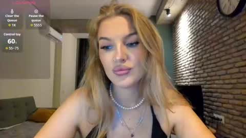 Snapshot of hi_lina chatting on 07/13/26, 03:31 Hi lina online show from 07/13/26, 03:31