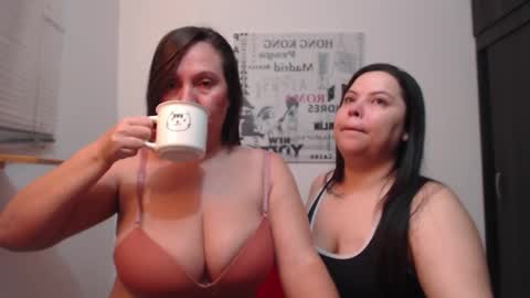 Snapshot of hidden_tinna chatting on 02/16/26, 10:22 Tinna online show from 02/16/26, 10:22