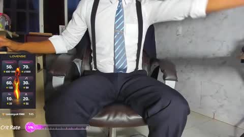 Snapshot of hiddenoffice chatting on 03/03/25, 03:41 George online show from 03/03/25, 03:41