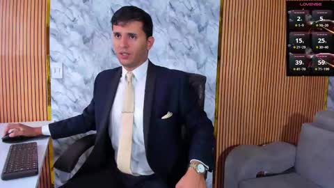 Snapshot of hiddenoffice chatting on 09/20/25, 10:11 George online show from 09/20/25, 10:11