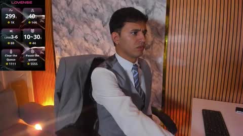 Snapshot of hiddenoffice chatting on 10/11/25, 03:06 George online show from 10/11/25, 03:06