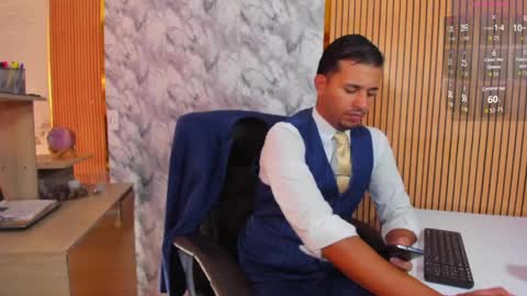 Snapshot of hiddenoffice chatting on 03/31/26, 12:27 George online show from 03/31/26, 12:27