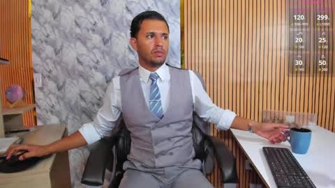 Snapshot of hiddenoffice chatting on 04/01/26, 01:41 George online show from 04/01/26, 01:41