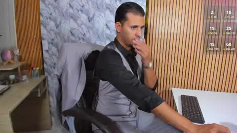 Snapshot of hiddenoffice chatting on 04/04/26, 11:40 George online show from 04/04/26, 11:40