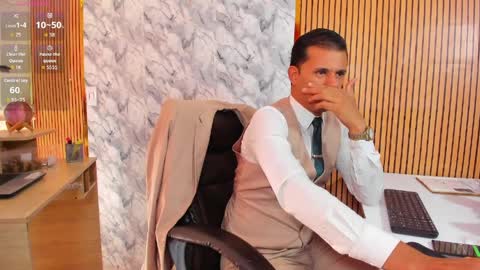 Snapshot of hiddenoffice chatting on 04/09/26, 01:38 George online show from 04/09/26, 01:38