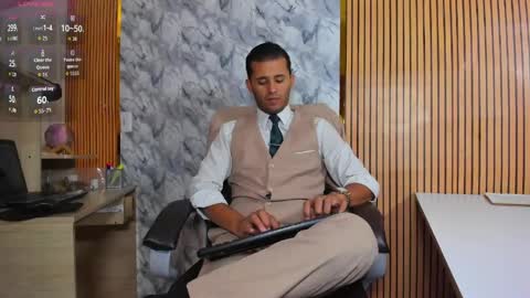 Snapshot of hiddenoffice chatting on 04/16/26, 01:01 George online show from 04/16/26, 01:01