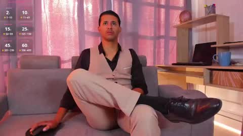 Snapshot of hiddenoffice chatting on 04/21/26, 12:22 George online show from 04/21/26, 12:22