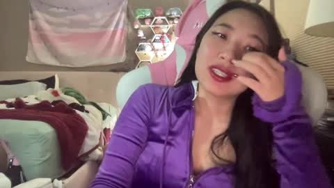 Snapshot of hiddenr0se chatting on 10/11/25, 02:11 HiddenR0se online show from 10/11/25, 02:11