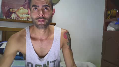 Snapshot of hideonbush051 chatting on 09/17/25, 09:49 hideonbush online show from 09/17/25, 09:49