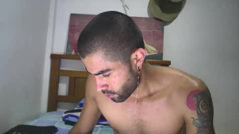 Snapshot of hideonbush051 chatting on 09/22/25, 11:34 hideonbush online show from 09/22/25, 11:34