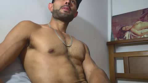 Snapshot of hideonbush051 chatting on 04/14/26, 03:18 hideonbush online show from 04/14/26, 03:18