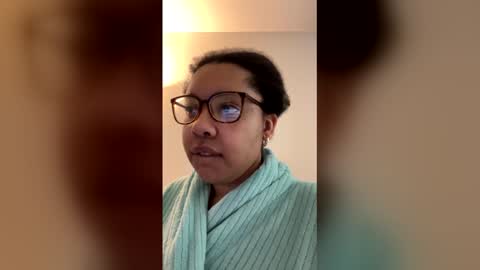 Snapshot of highkeyheidee chatting on 04/25/26, 05:32 Juana B. Bread online show from 04/25/26, 05:32