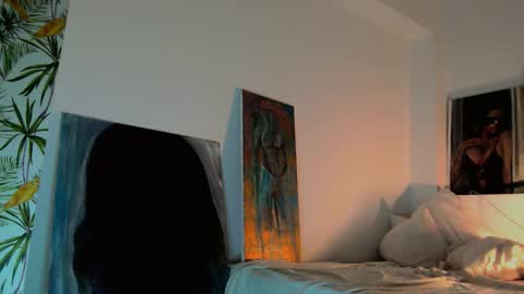 Snapshot of highnightz chatting on 10/17/25, 09:06 highnightz online show from 10/17/25, 09:06