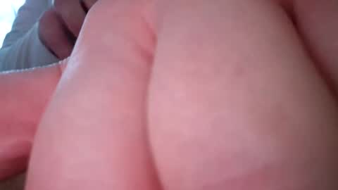 Snapshot of highsex28x chatting on 11/04/25, 03:33 highsex28x online show from 11/04/25, 03:33