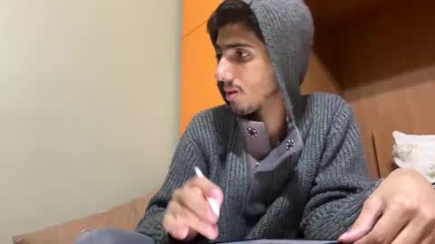 Snapshot of hihi9697 chatting on 01/15/25, 03:18 hihi9697 online show from 01/15/25, 03:18