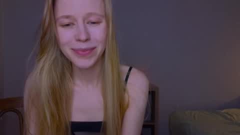 Snapshot of hihi_im_chloe chatting on 11/18/25, 11:15 Chloe online show from 11/18/25, 11:15