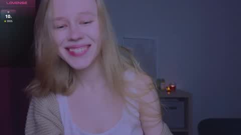 Snapshot of hihi_im_chloe chatting on 02/23/26, 12:19 Chloe online show from 02/23/26, 12:19