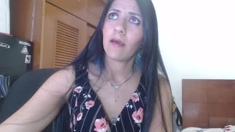 hilaril18 online show from 01/23/25, 03:05