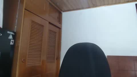 hilaril18 online show from 02/04/25, 04:50