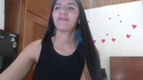 hilaril18 online show from 02/16/25, 04:53