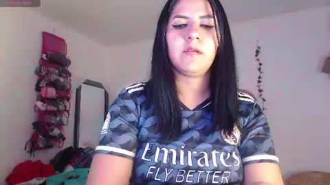 Snapshot of hilari18 chatting on 06/11/26, 02:53 hilaril18 online show from 06/11/26, 02:53