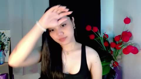 Snapshot of hilarymolly chatting on 12/22/25, 09:01 hilarymolly online show from 12/22/25, 09:01