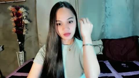 Snapshot of hilarymolly chatting on 02/01/26, 08:29 hilarymolly online show from 02/01/26, 08:29