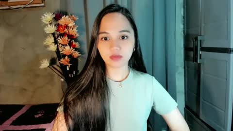 Snapshot of hilarymolly chatting on 02/04/26, 09:31 hilarymolly online show from 02/04/26, 09:31