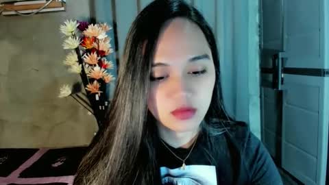 Snapshot of hilarymolly chatting on 02/05/26, 11:04 hilarymolly online show from 02/05/26, 11:04