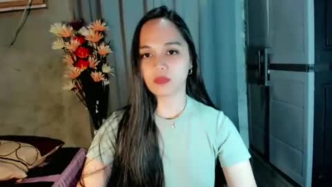 Snapshot of hilarymolly chatting on 02/11/26, 11:37 hilarymolly online show from 02/11/26, 11:37