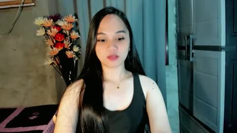 Snapshot of hilarymolly chatting on 02/11/26, 11:43 hilarymolly online show from 02/11/26, 11:43