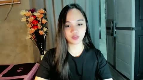 Snapshot of hilarymolly chatting on 02/12/26, 11:49 hilarymolly online show from 02/12/26, 11:49